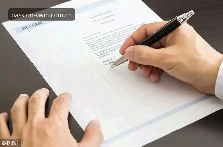 德赢体育安全吗 资深总监亲述管理心得:从拉比奥转会到更衣室斗殴的真实经历